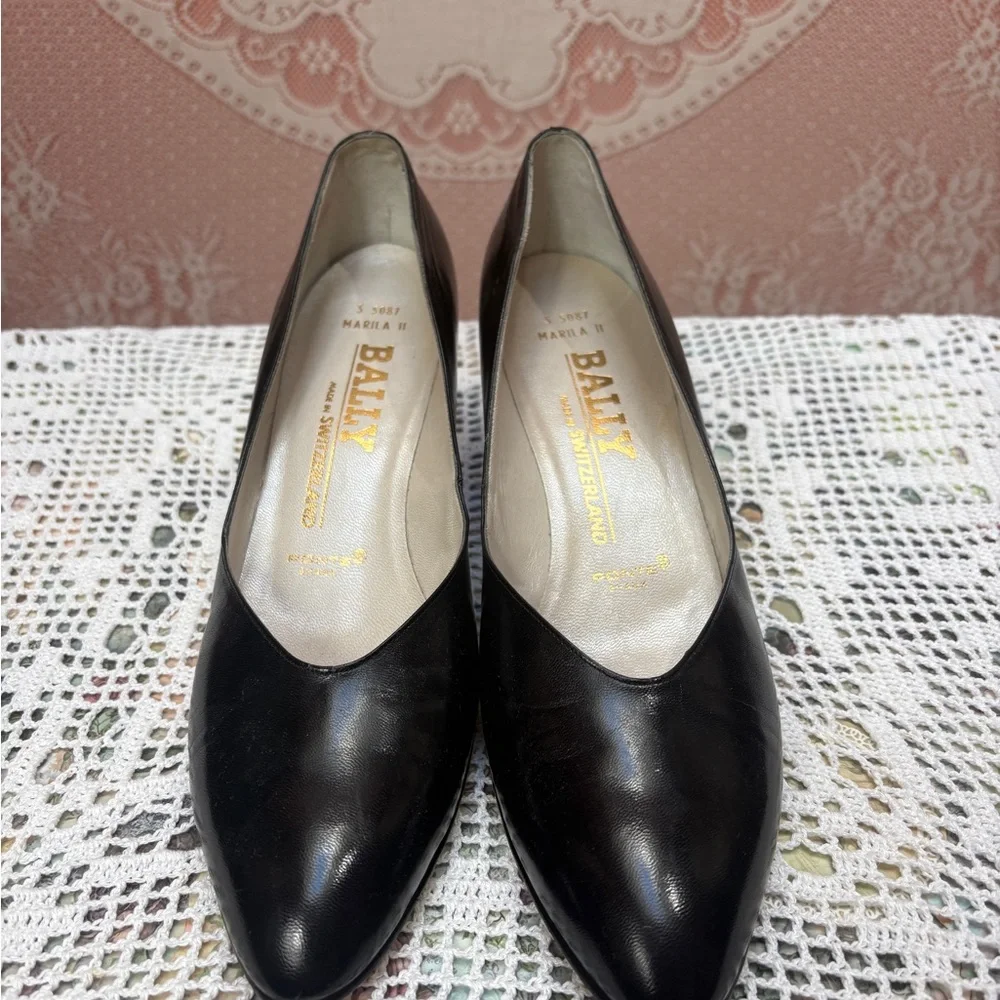 Bally Black Leather Kitten Heels | 9½ AA - Picture 4 of 7